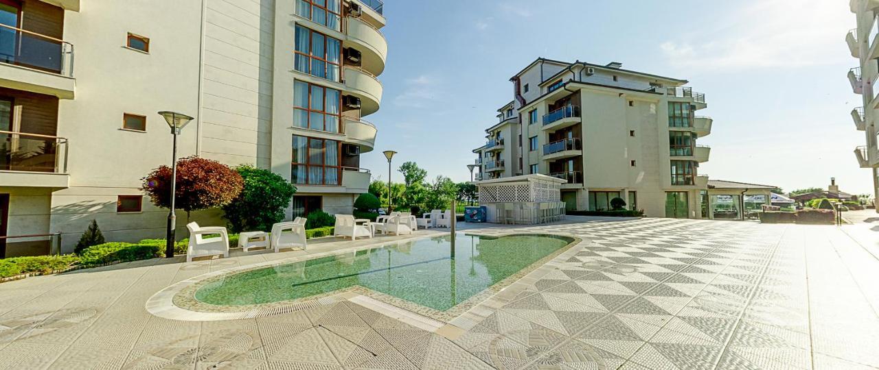 Long Beach Resort Shkorpilovtsi Exterior photo