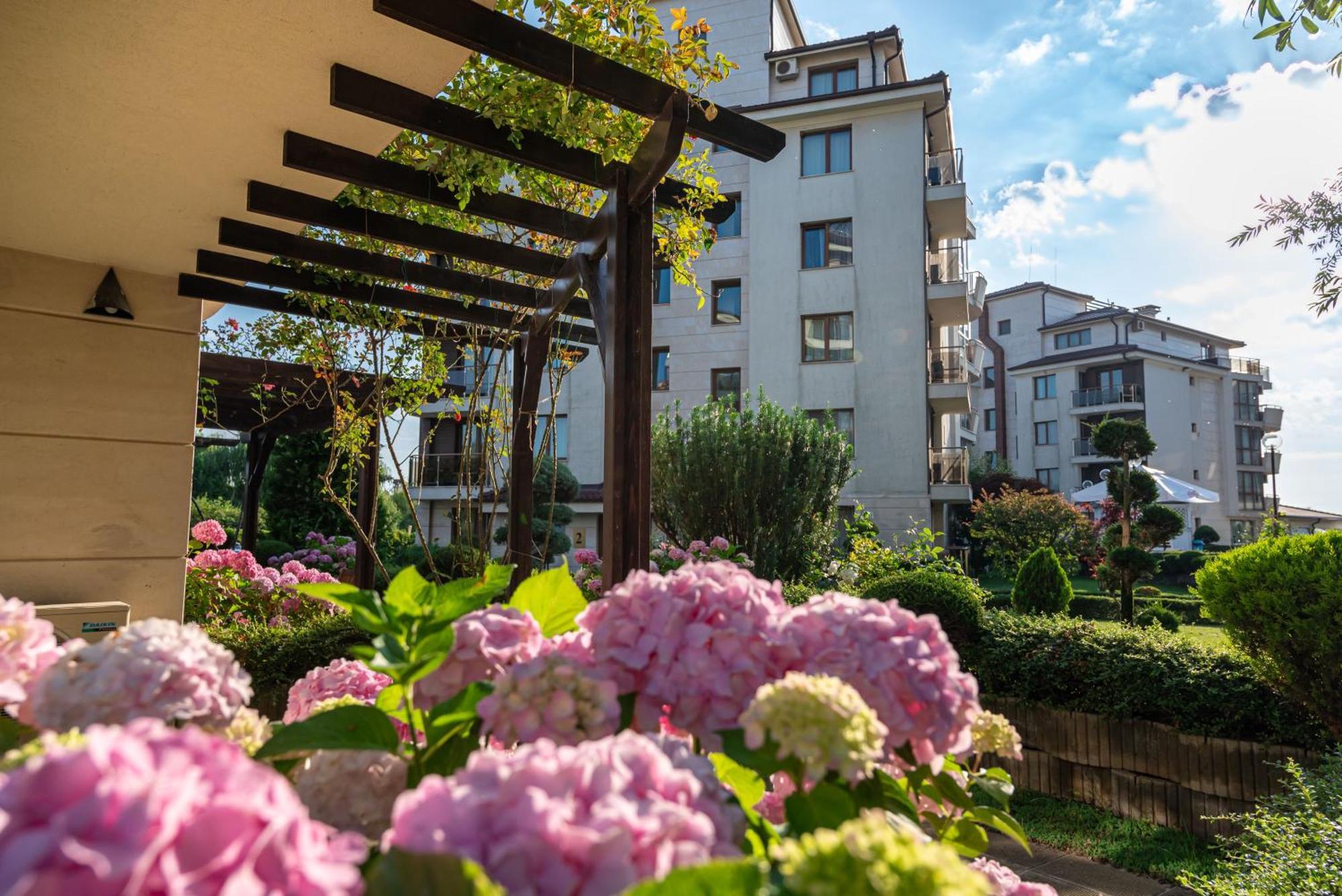Long Beach Resort Shkorpilovtsi Exterior photo