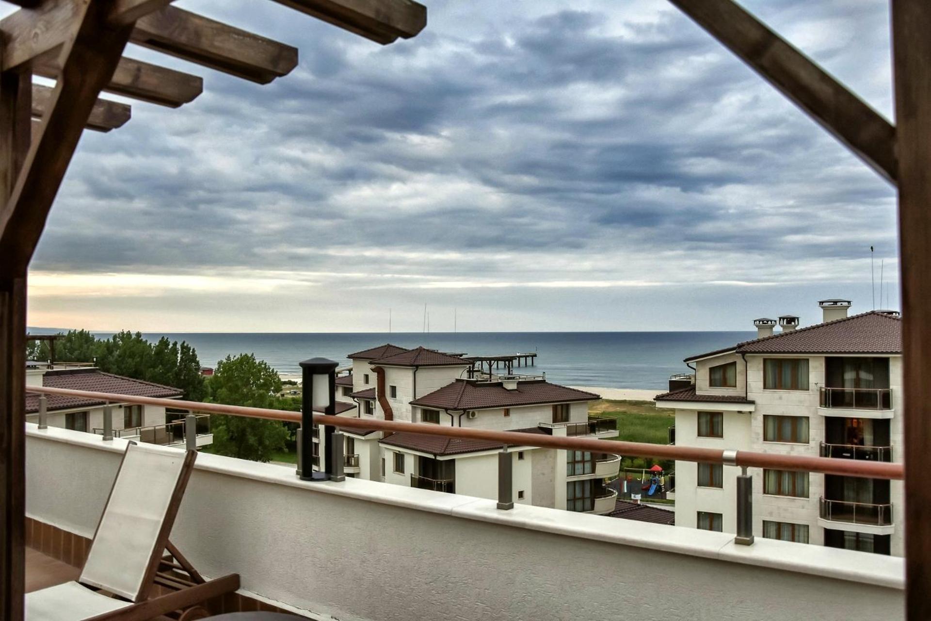 Long Beach Resort Shkorpilovtsi Exterior photo